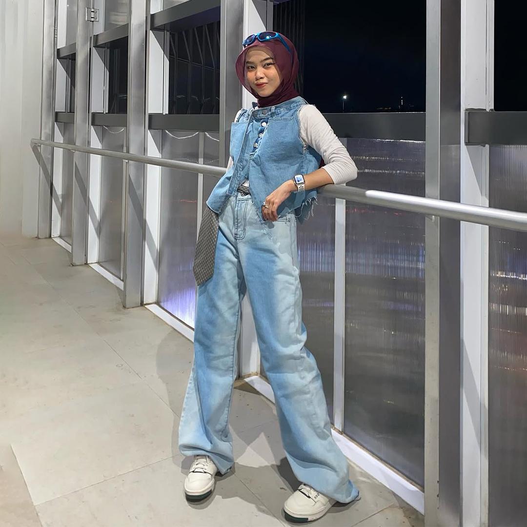 H1 Low Waist Baggy Ladies Jeans - Ice White In Blues x Roydcdc - Jeans