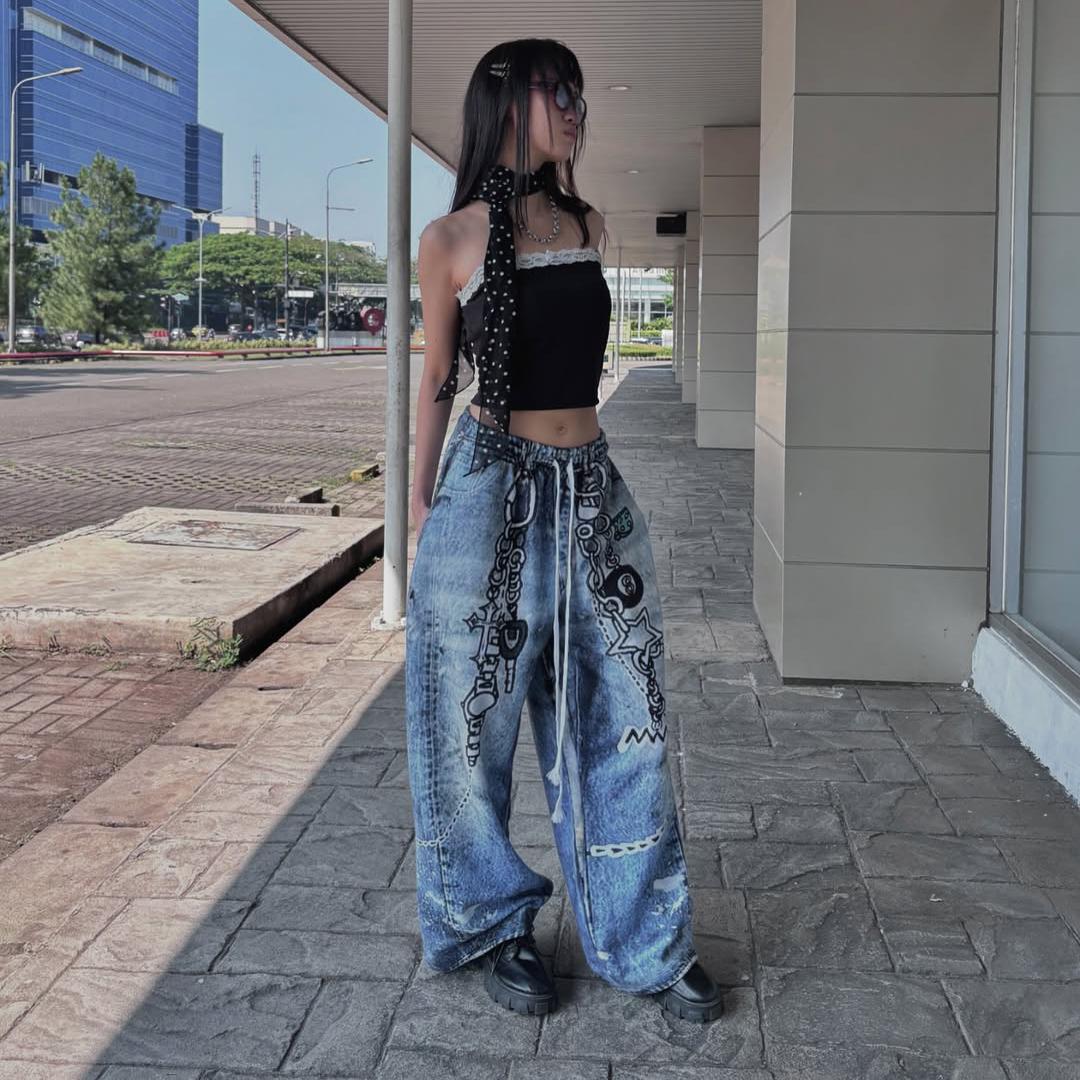 Mega Baggy Fleenim Sweat Pants Ladies - Cartoon Chain faded